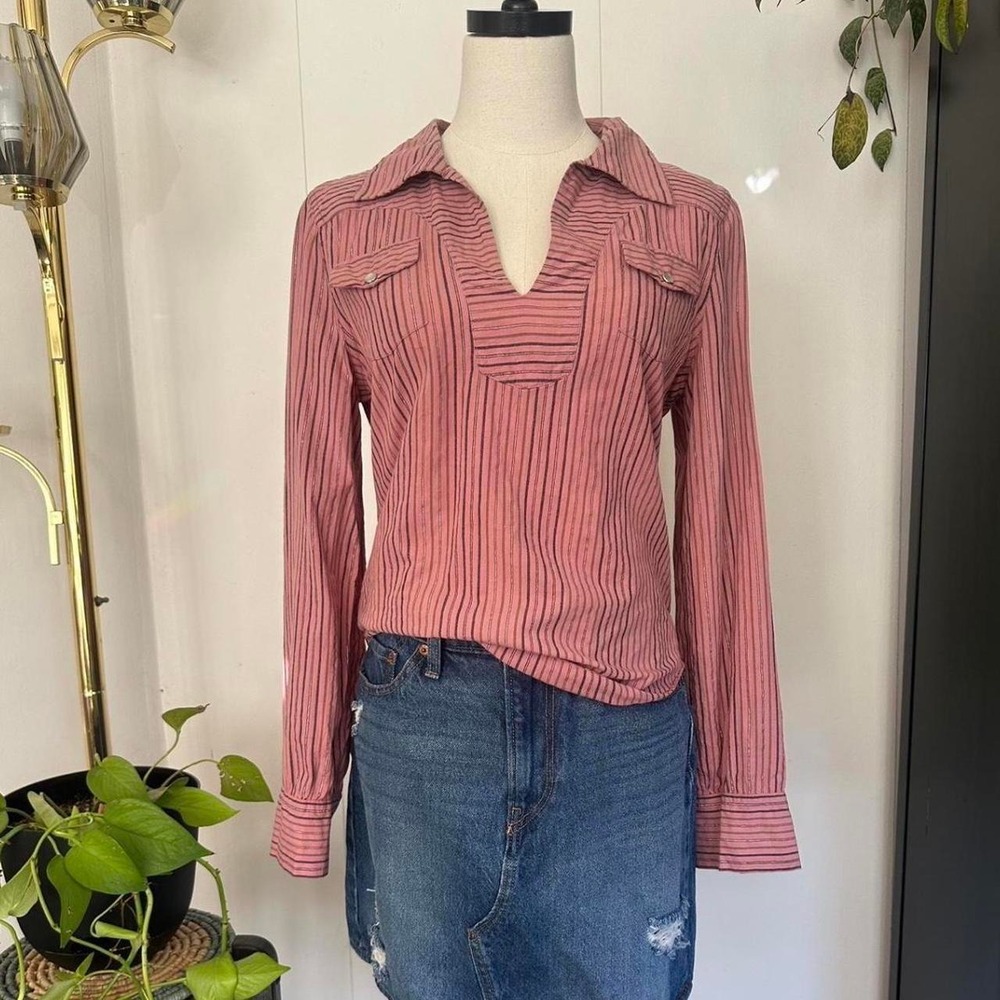 Eyeshadow Y2K fitted size large pink structured blouse with peal buttons